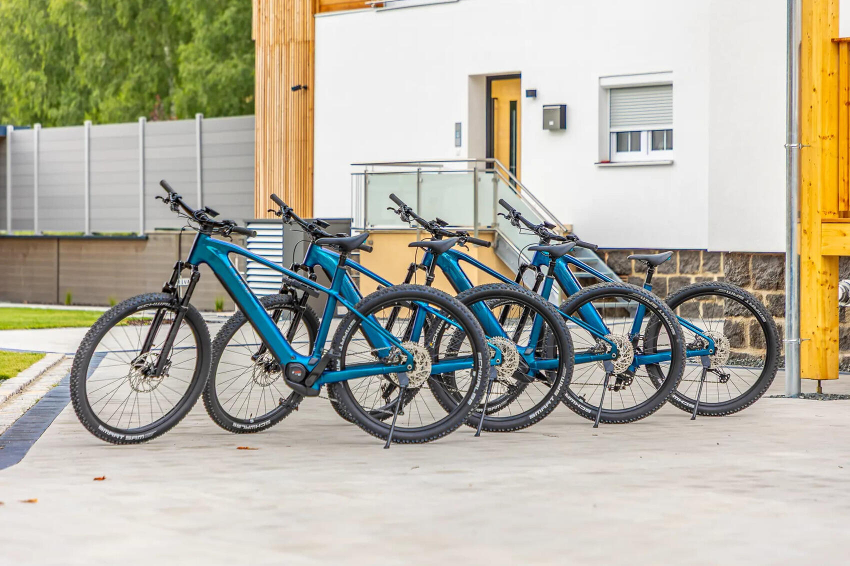 Bosch CX Motor & 800 Wh Akku Bosch Performance Line CX Motor mit 800 Wh Akku am CUBE E-Bike